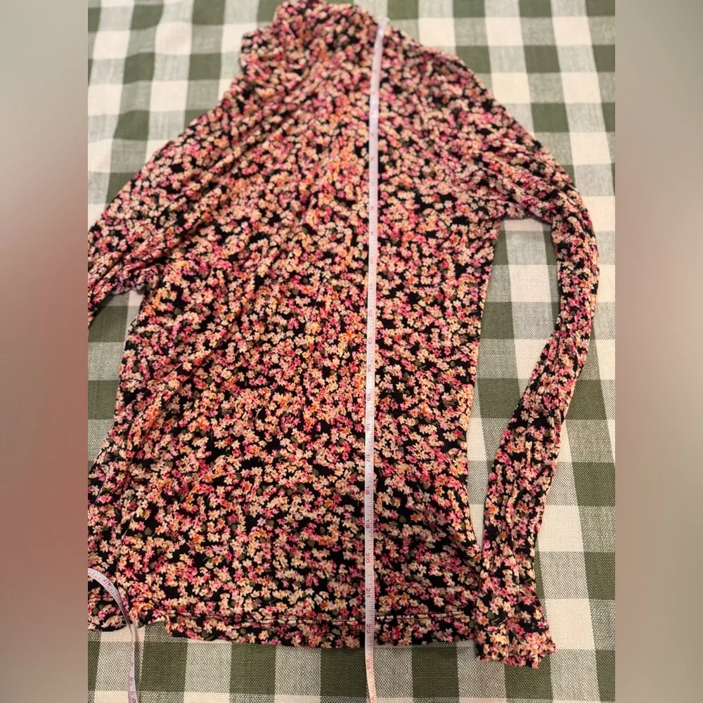 H&M Floral Long Sleeve Turtleneck - Picture 7 of 12